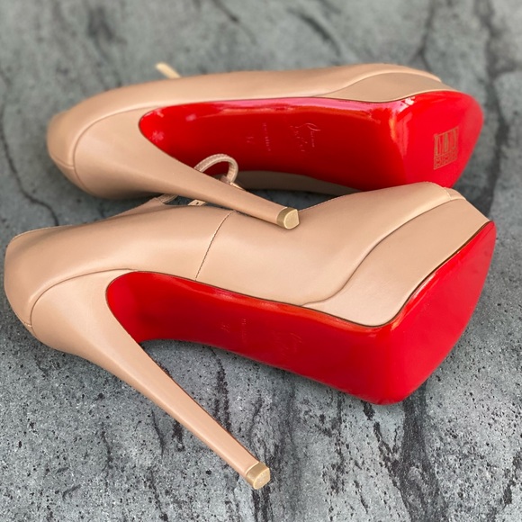 Christian Louboutin Nude 37 T Strap Platform Heels - Picture 4 of 6